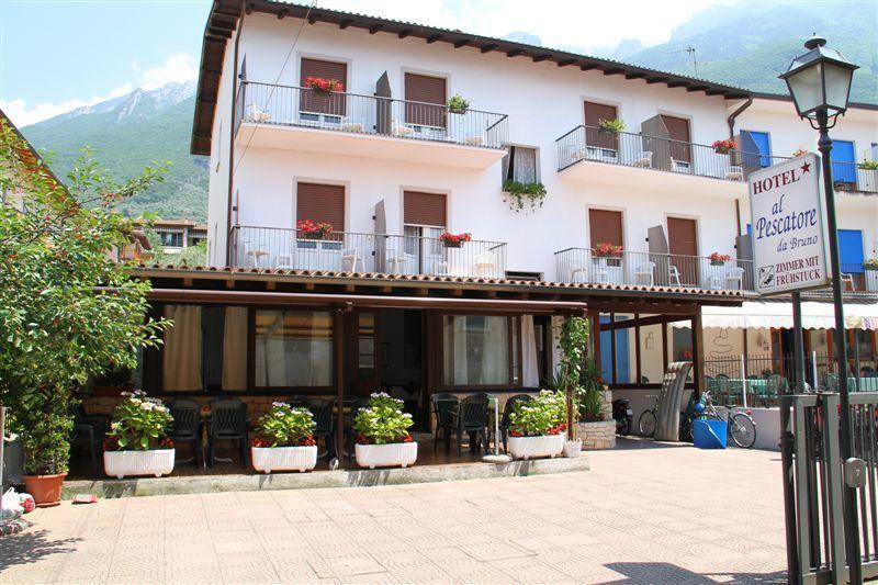 Albergo Al Pescatore Brenzone sul Garda Exterior foto