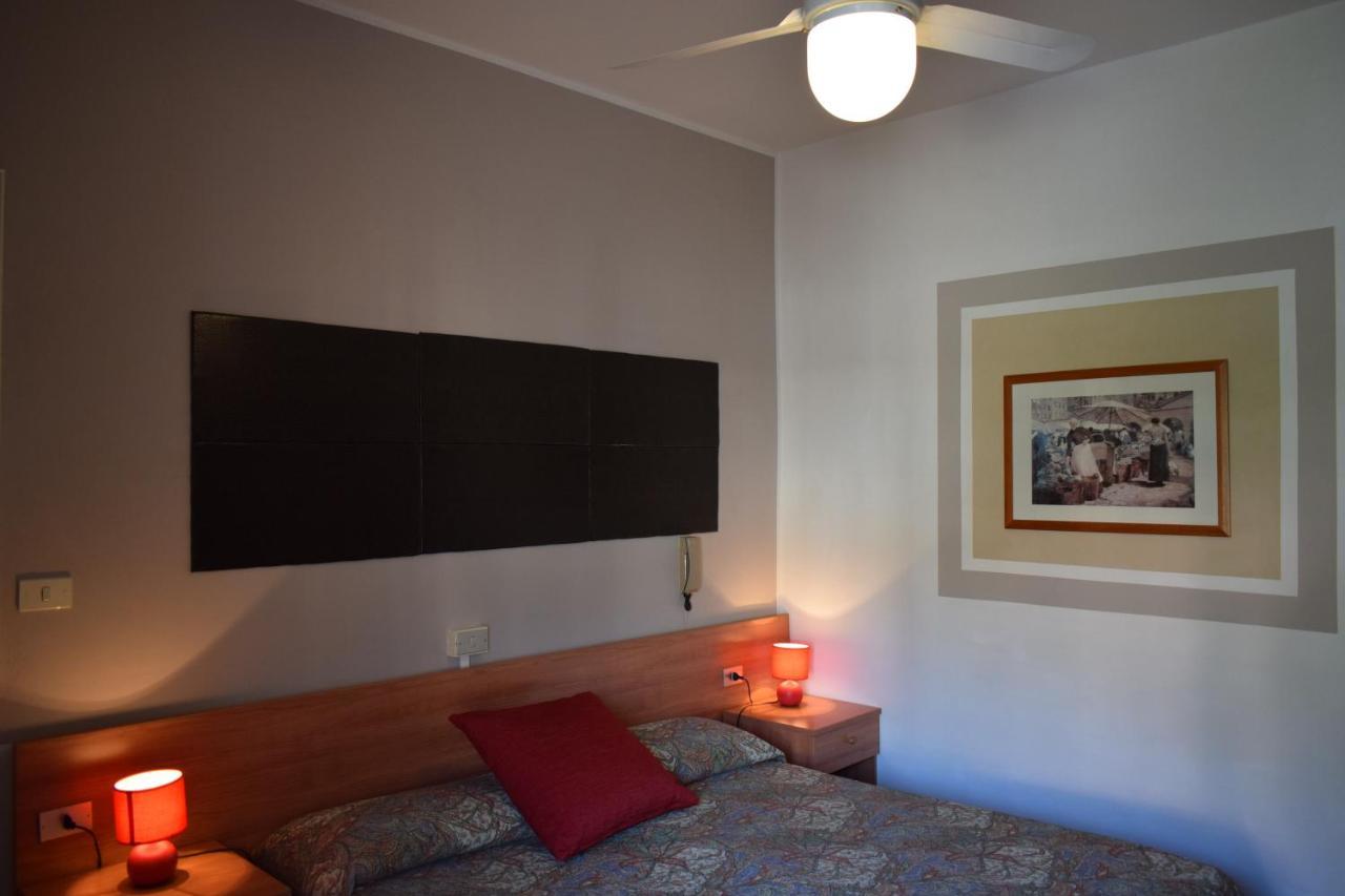 Albergo Al Pescatore Brenzone sul Garda Exterior foto