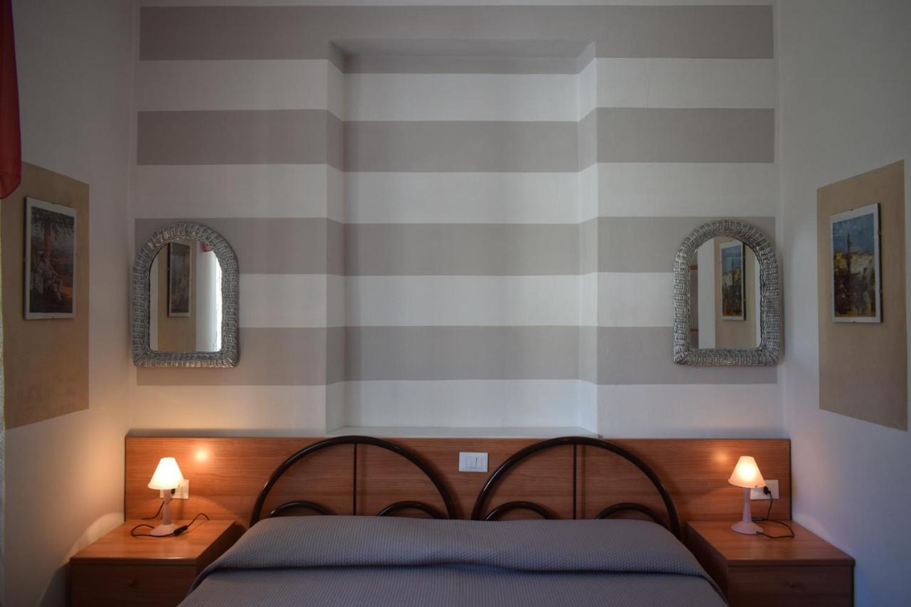 Albergo Al Pescatore Brenzone sul Garda Exterior foto