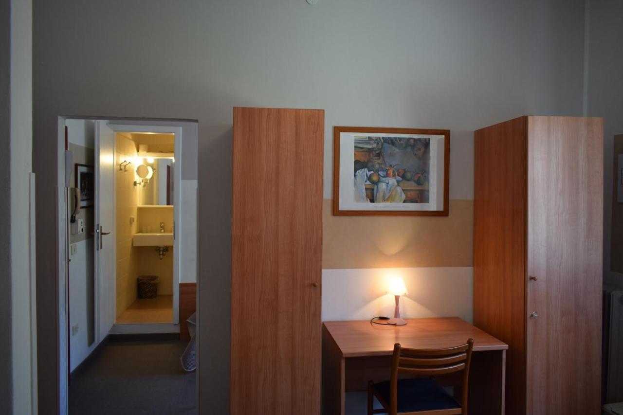 Albergo Al Pescatore Brenzone sul Garda Exterior foto
