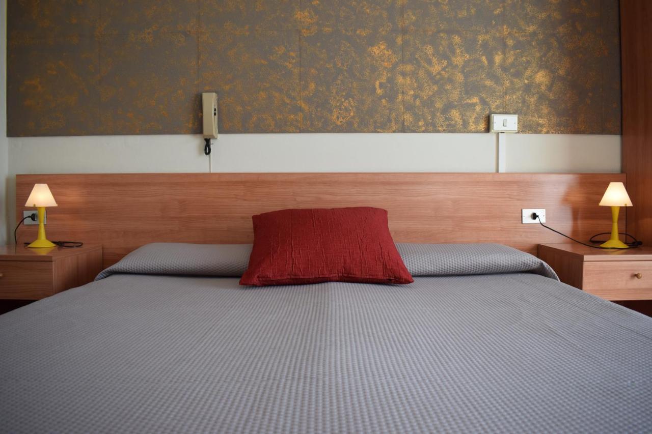 Albergo Al Pescatore Brenzone sul Garda Exterior foto