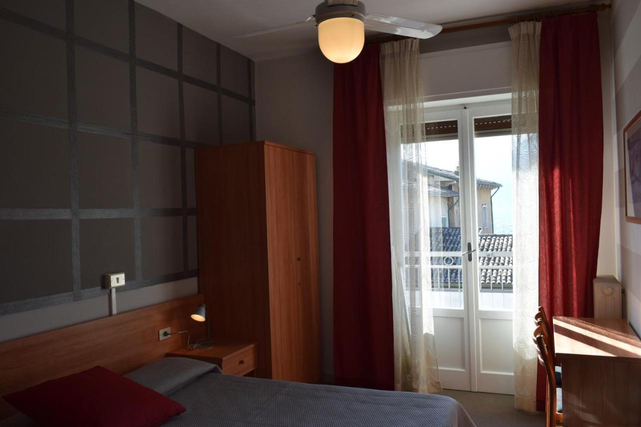 Albergo Al Pescatore Brenzone sul Garda Exterior foto