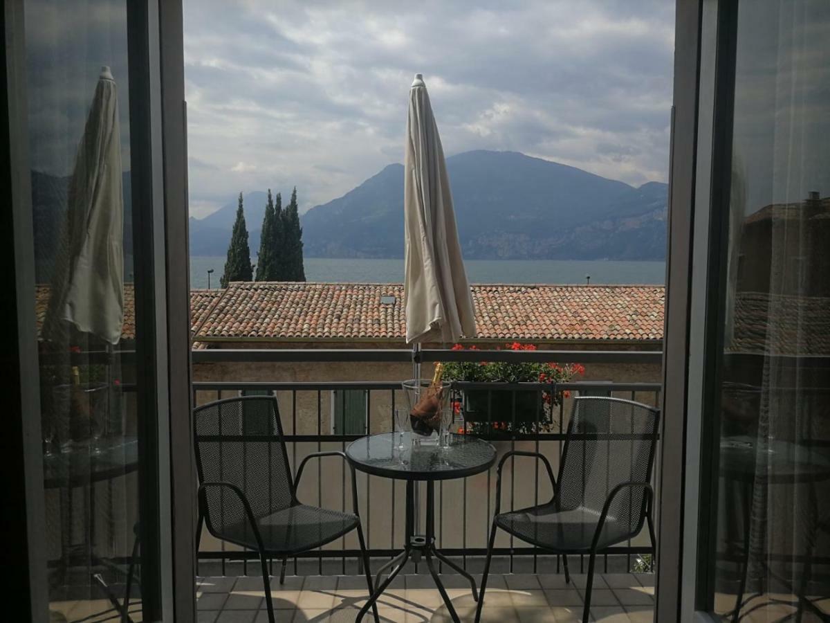 Albergo Al Pescatore Brenzone sul Garda Exterior foto