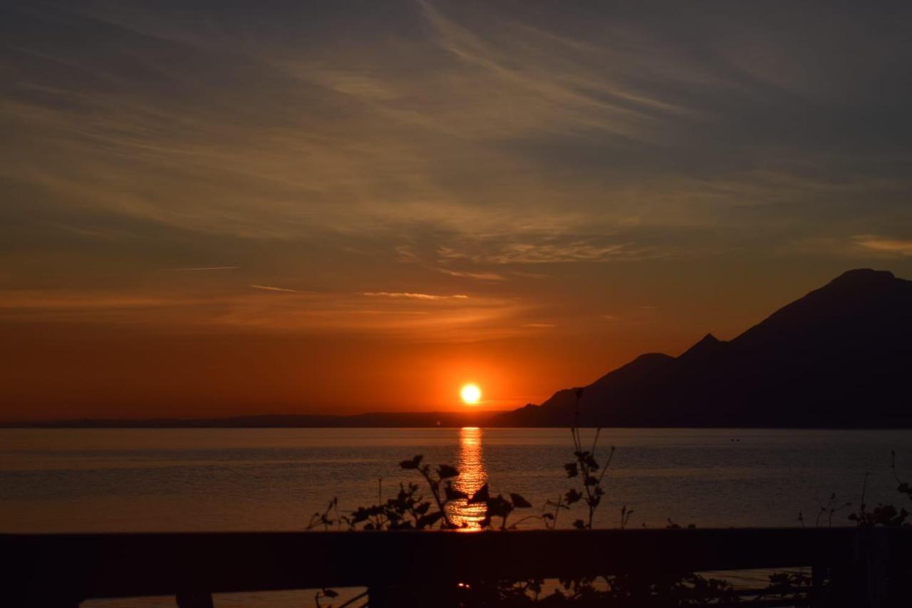 Albergo Al Pescatore Brenzone sul Garda Exterior foto