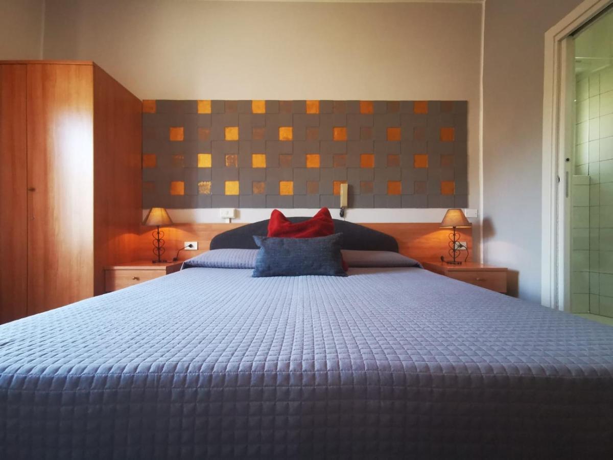 Albergo Al Pescatore Brenzone sul Garda Exterior foto