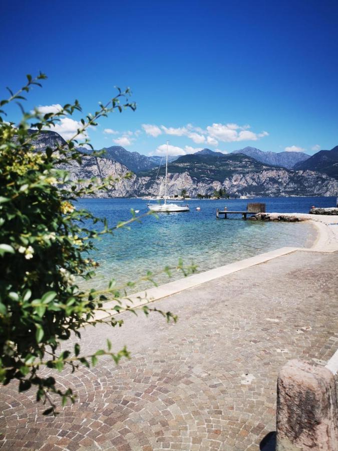 Albergo Al Pescatore Brenzone sul Garda Exterior foto