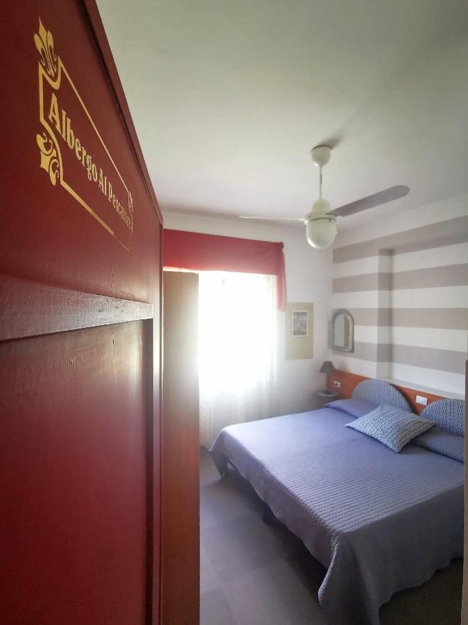 Albergo Al Pescatore Brenzone sul Garda Exterior foto